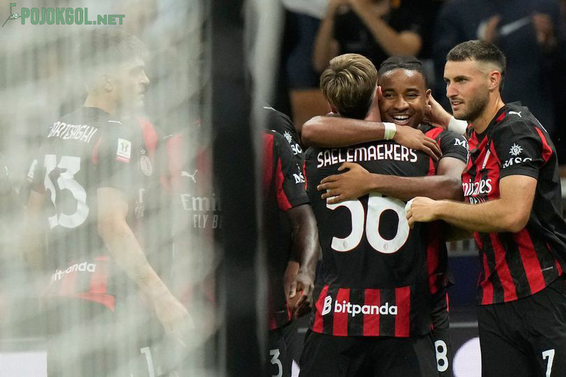 Christopher Nkunku, striker AC Milan, merayakan golnya dengan rekan-rekannya saat menghadapi Lecce dalam ajang Coppa Italia pada 24 September 2025.
