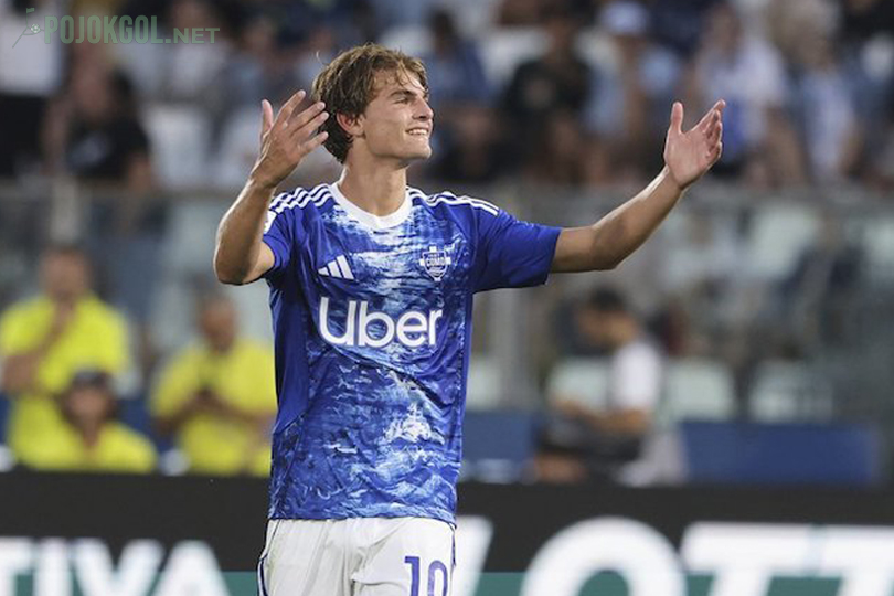 Gelandang Como, Nico Paz merayakan golnya ke gawang Lazio di giornata 1 Liga Italia 2025-2026.