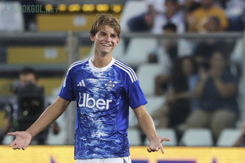 Gelandang Como, Nico Paz setelah mencetak gol ke gawang Lazio di pekan pertama Serie A 2025-2026