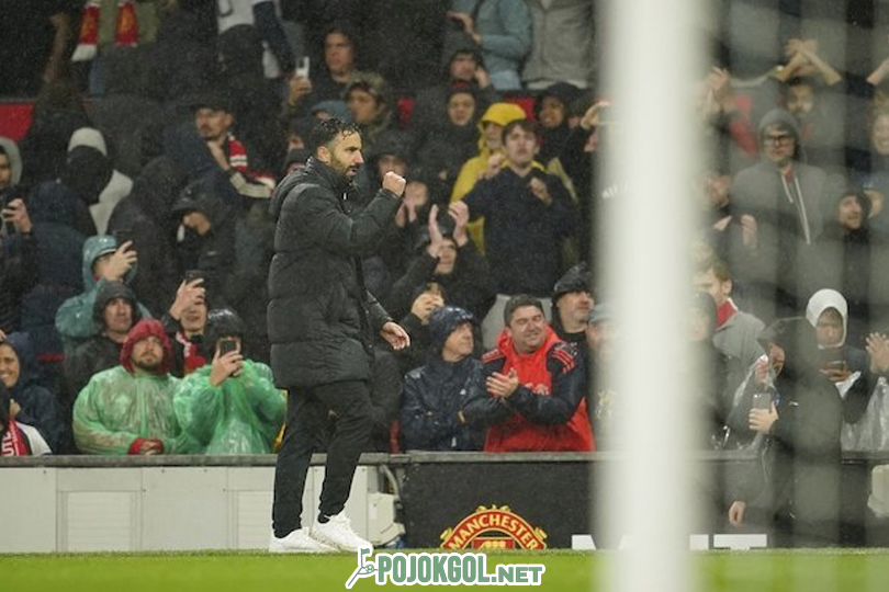 Juru taktik Manchester United, Ruben Amorim, bersukacita atas keberhasilan skuadnya mengalahkan Chelsea di Old Trafford pada 20 September 2025.