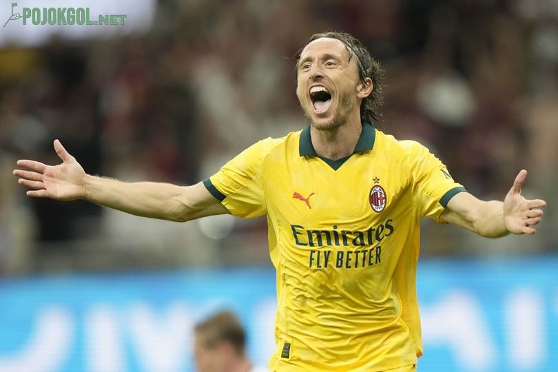Luka Modric merayakan gol indahnya di San Siro saat AC Milan menundukkan Bologna pada pekan ke-4 Serie A 2025-2026.