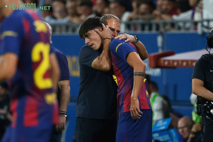 Marc Bernal merasakan dekapan penuh ketulusan dari Hansi Flick kala duel La Liga 2025-2026 mempertemukan Barcelona dengan Valencia pada Senin 15-9-2025