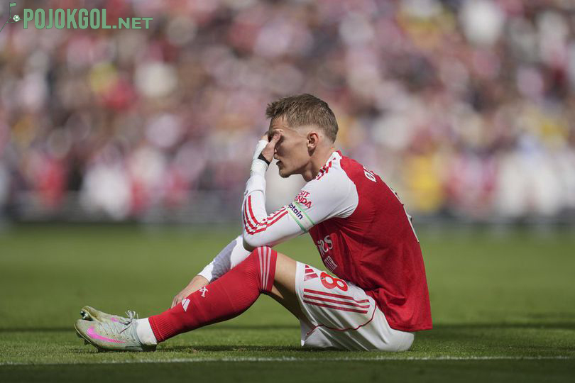 Martin Odegaard mengalami cedera saat Arsenal melawan Nottingham Forest pada 14 September 2025