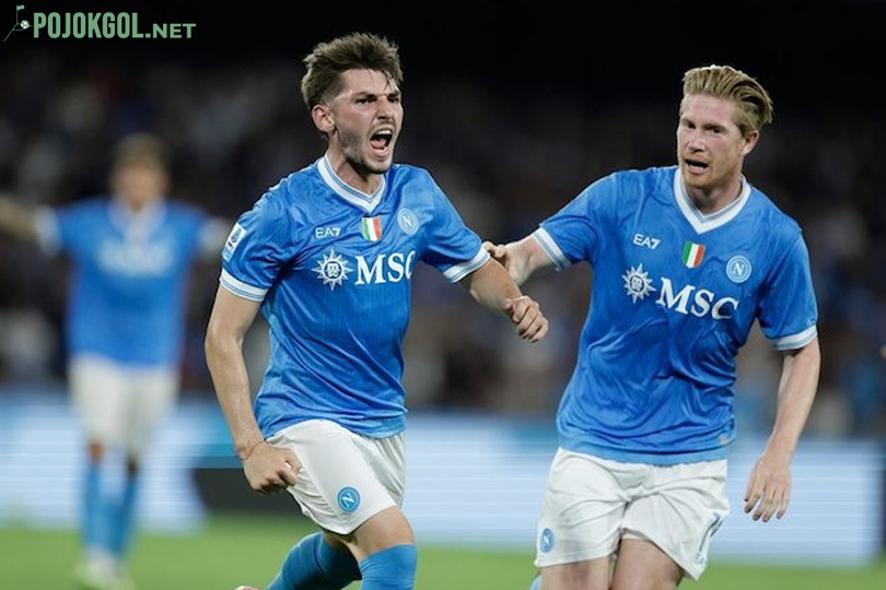 Momen perayaan gol Billy Gilmour terjadi dalam pertandingan Napoli melawan Pisa di ajang Serie A 2025-2026 pada hari Selasa, 23 September 2025.