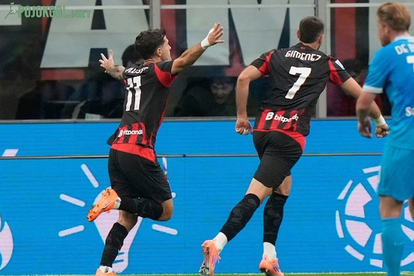 Pada Senin 29-9-2025, Christian Pulisic (kiri) bersukacita merayakan keberhasilannya membobol gawang Napoli.