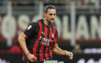 Adrien Rabiot adalah seorang gelandang yang bermain untuk AC Milan