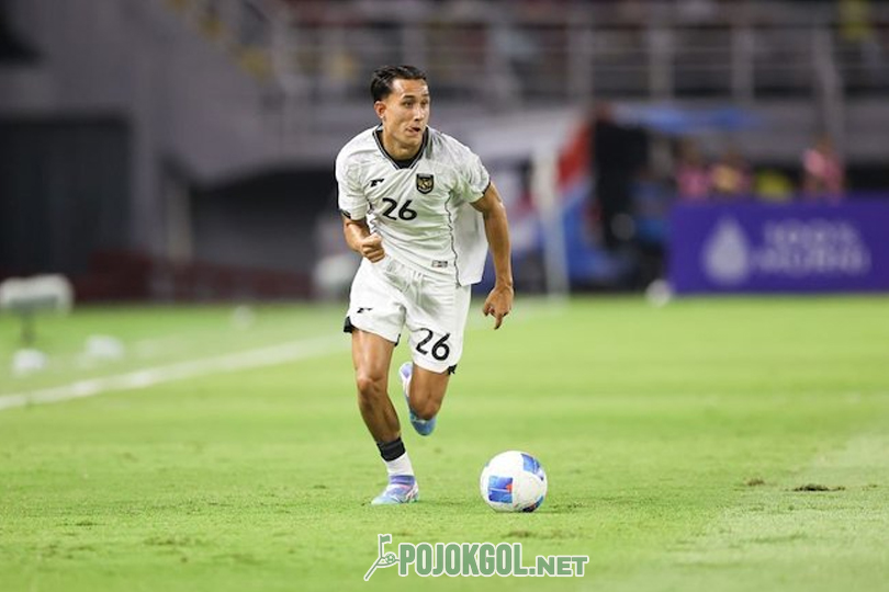 Begini nih gaya main Miliano Jonathans pas Timnas Indonesia lawan Lebanon di Stadion Gelora Bung Tomo, Selasa (8-9) malam.
