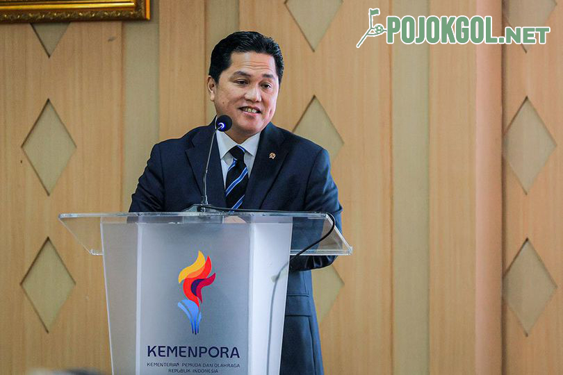 Erick Thohir, yang baru saja ditunjuk sebagai Menteri Pemuda dan Olahraga (Menpora), menghadiri acara Serah Terima Jabatan di Auditorium Kemenpora, Jakarta, hari Kamis (18-9-2025).