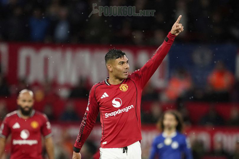 Gelandang Manchester United, Casemiro terlihat merayakan golnya setelah berhasil menjebol gawang Chelsea di Old Trafford pada pertandingan Liga Inggris 2025-2026, 20 September 2025.