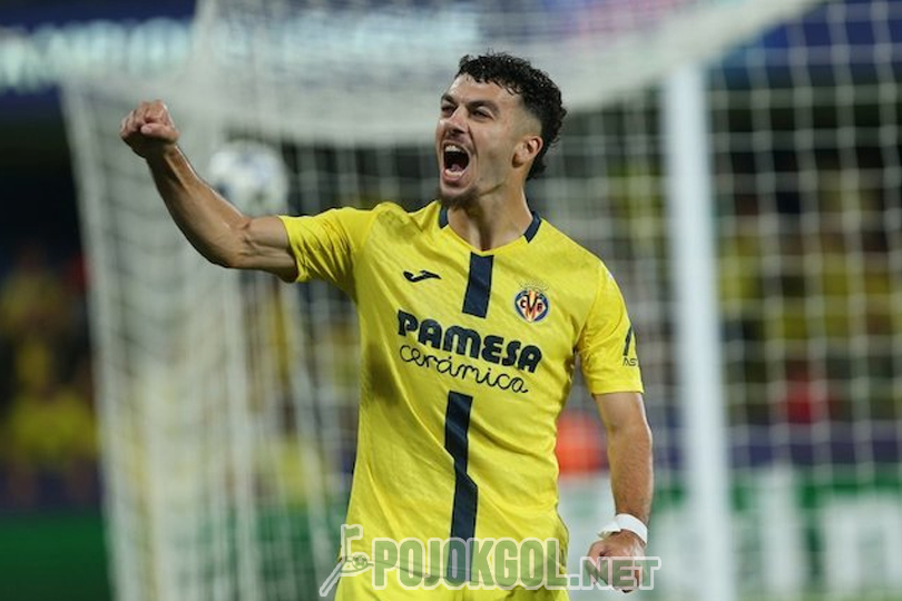 Georges Mikautadze, pemain Villarreal, terlihat gembira merayakan gol yang berhasil ia cetak ke gawang Juventus pada pertandingan Liga Champions 2025-2026 di La Ceramica Stadium.