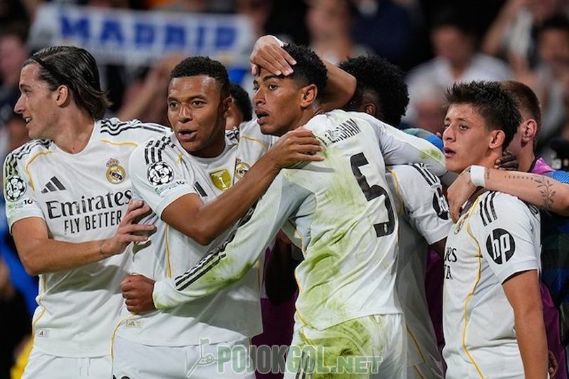 Jude Bellingham (Real Madrid) lagi ngerayain golnya bareng teman-teman satu timnya waktu lawan Juventus di Liga Champions, yang mainnya di Madrid, Spanyol, 23 Oktober 2025.