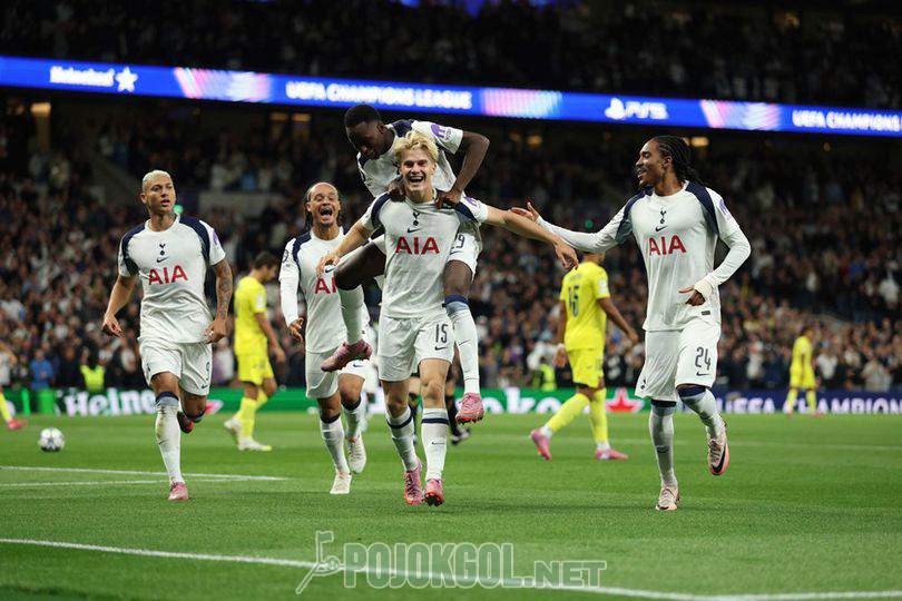 Para pemain Tottenham merayakan gol mereka saat bertanding melawan Villarreal di ajang Liga Champions musim 2025-2026, pada hari Rabu (17-9-2025).