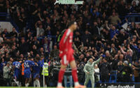 Pelatih Chelsea, Enzo Maresca, tampak merayakan gol yang diciptakan oleh Estevao di menit-menit akhir pertandingan kontra Liverpool pada 4 Oktober 2025.