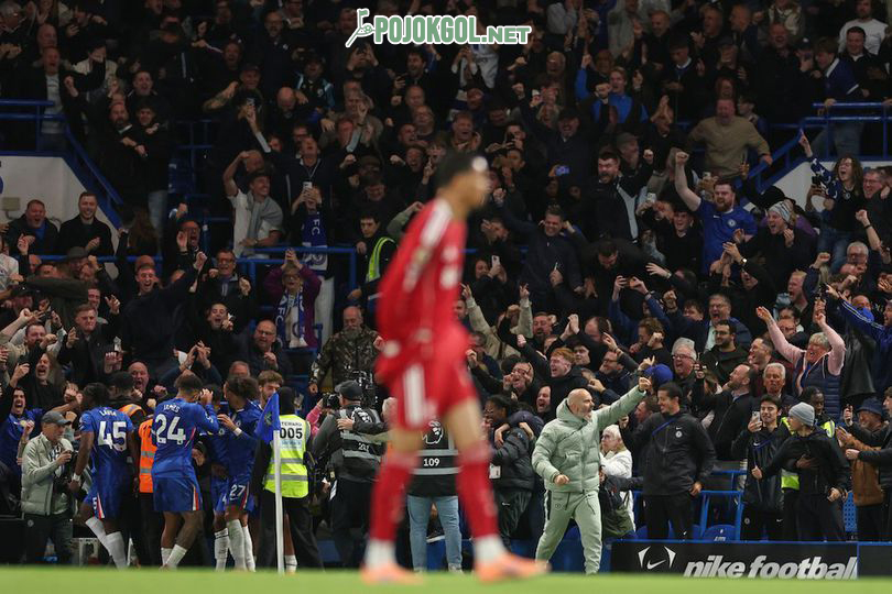 Pelatih Chelsea, Enzo Maresca, tampak merayakan gol yang diciptakan oleh Estevao di menit-menit akhir pertandingan kontra Liverpool pada 4 Oktober 2025.
