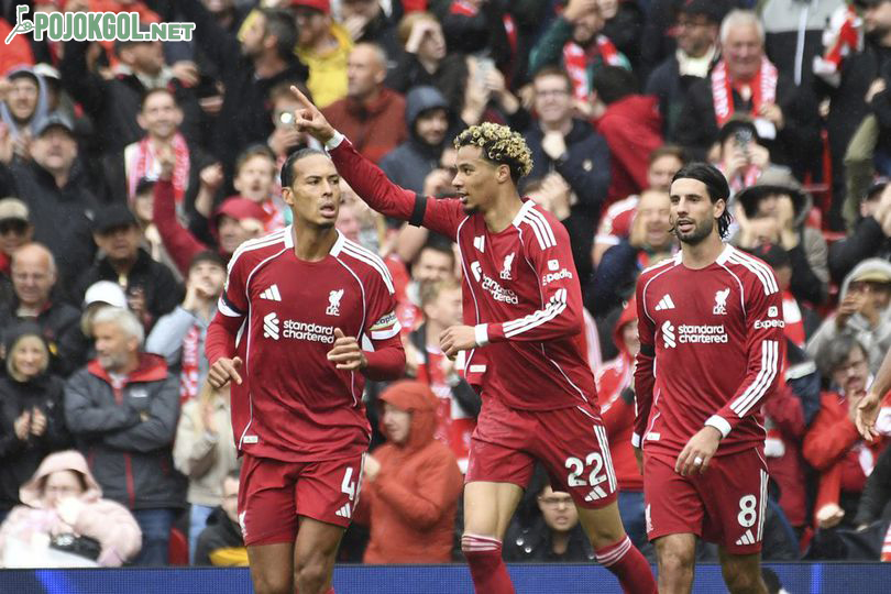 Striker Liverpool, Hugo Ekitike, bersuka cita atas keberhasilan mencetak gol melawan Everton dalam pertandingan Liga Inggris musim 2025-2026 yang berlangsung di Anfield.