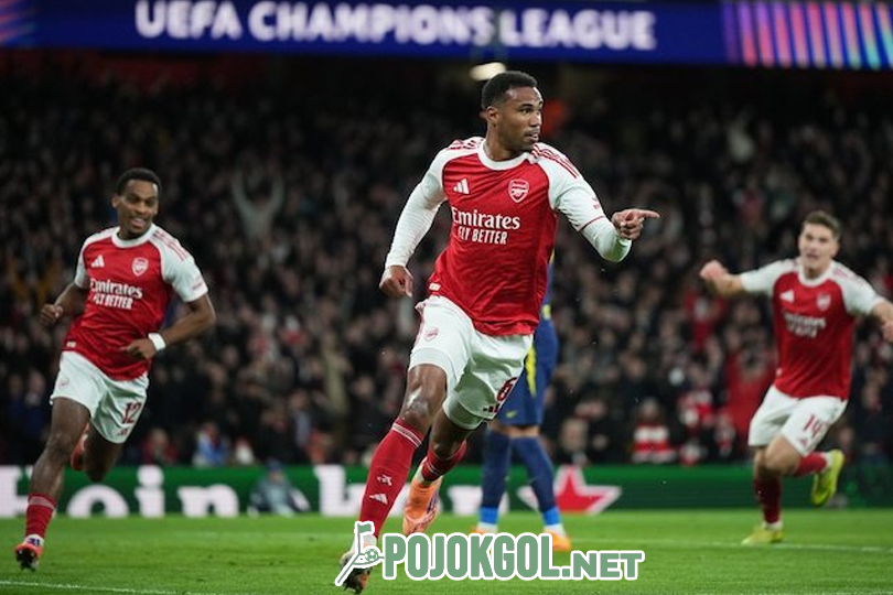 Bek tengah Arsenal, Gabriel, tampak girang merayakan golnya saat melawan Atletico Madrid di ajang Liga Champions 2025-2026 yang berlangsung di Emirates.
