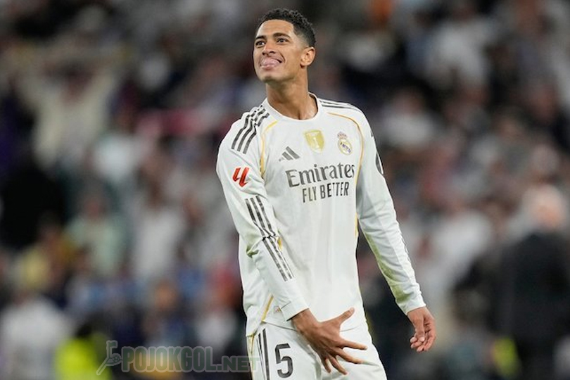 Jude Bellingham dari Real Madrid menunjukkan reaksinya setelah selesai bertanding melawan Barcelona di La Liga yang dihelat di Santiago Bernabeu pada Minggu, 26 Oktober 2025.