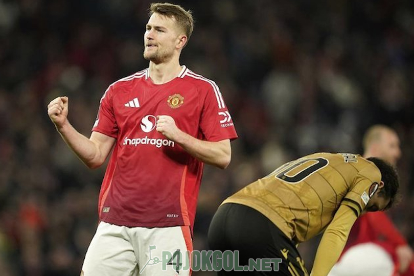 Matthijs de Ligt terlihat gembira banget merayakan kemenangan Manchester United atas Real Sociedad di ajang Liga Europa, Jumat dini hari WIB, 14 Maret 2025.