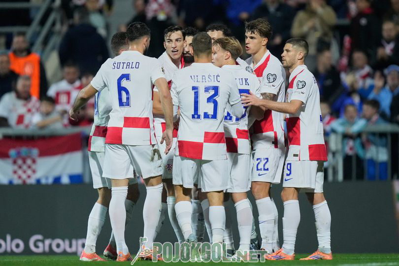 Pemain-pemain Kroasia tampak gembira merayakan gol yang mereka cetak saat melawan Kepulauan Faroe di laga kualifikasi Grup L Piala Dunia 2026, hari Sabtu, 15 November 2025.
