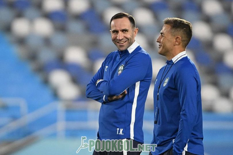 Timur Kapadze waktu itu masih menjabat sebagai salah satu staf pelatih di Timnas Uzbekistan.