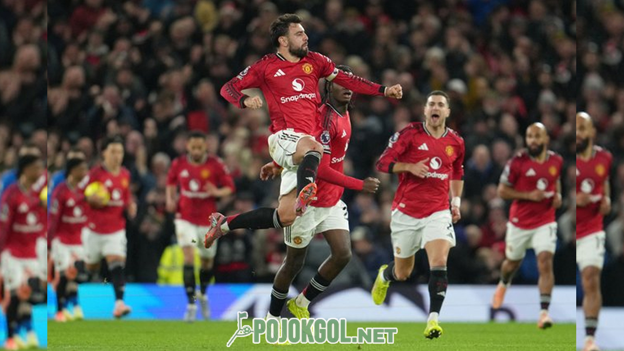 Bruno Fernandes merayakan gol yang ia cetak ke gawang Bournemouth.