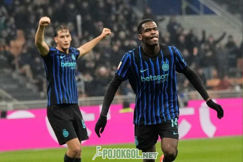 Di Giuseppe Meazza, Kamis, 4 Desember 2025, pemain Inter Milan Ange-Yoan Bonny terlihat merayakan golnya saat bertanding di Coppa Italia melawan Venezia.