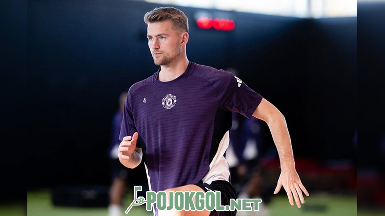 Matthijs De Ligt, palang pintu alias bek tengah Manchester United.