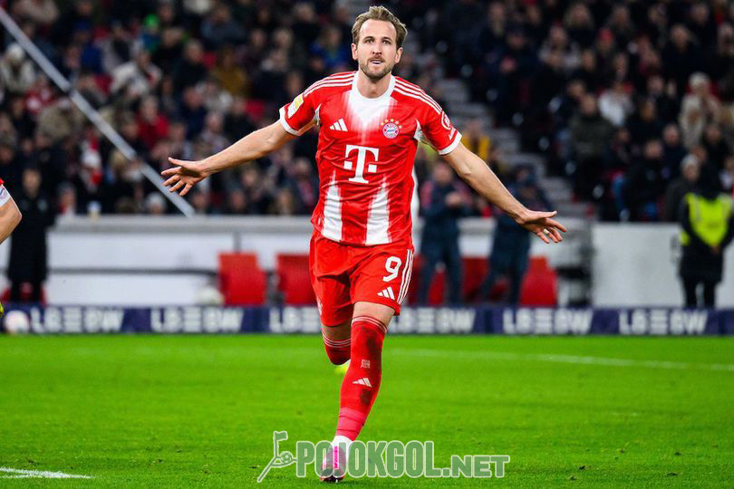 Penyerang Bayern Munchen, Harry Kane, tampak sedang merayakan gol keempat timnya saat bertanding di Bundesliga Jerman melawan VfB Stuttgart pada 7 Desember 2025.