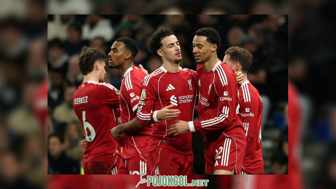 Rame-rame pemain Liverpool ngerayain gol yang dicetak Hugo Ekitike pas lagi tanding lawan Tottenham.