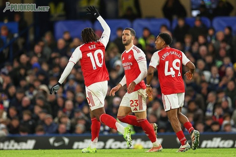 Selebrasi penuh semangat dari Mikel Merino dan teman-teman (dkk.) di tengah laga Liga Inggris yang mempertemukan Chelsea dan Arsenal, Minggu (30-11-2025).
