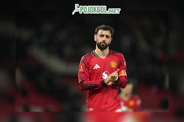 Kapten MU, Bruno Fernandes, setelah tuntas bertanding lawan Brighton di ajang Piala FA pada 11 Januari 2026.