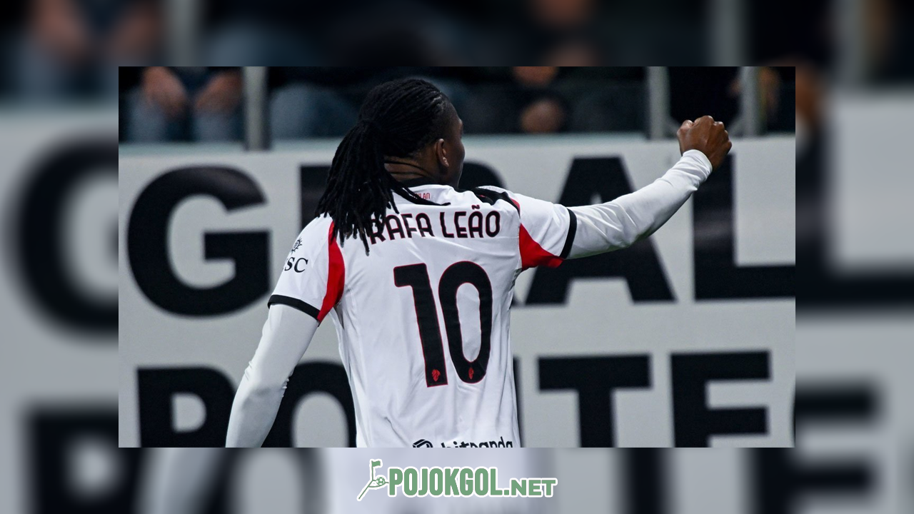 Momen Rafael Leao merayakan golnya waktu AC Milan melawan Cagliari pada Sabtu (3-1-2025).