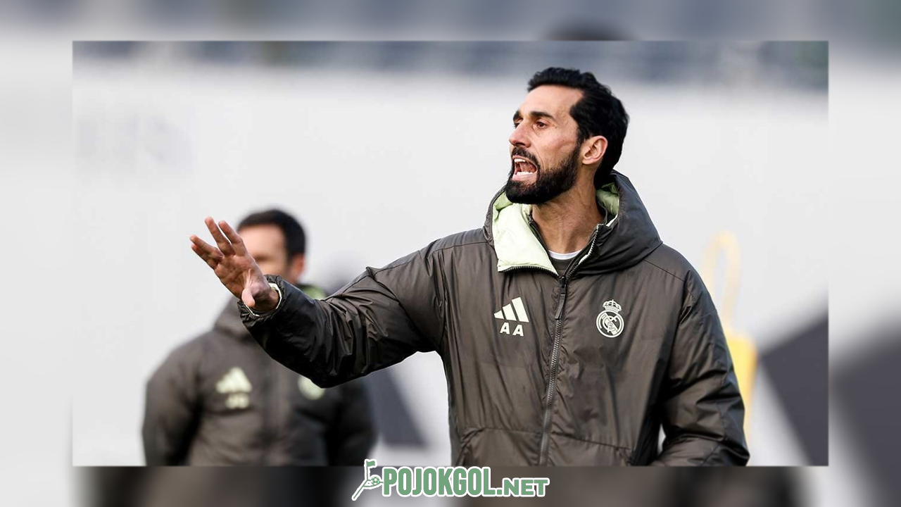 Momen saat Alvaro Arbeloa memegang kendali dalam sesi latihan Real Madrid.