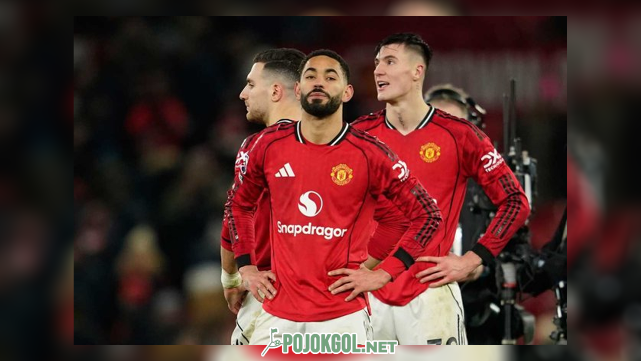 Raut sedih Matheus Cunha, penggawa MU, setelah peluit panjang laga kontra Wolverhampton berakhir pada Rabu (31-12-2025)