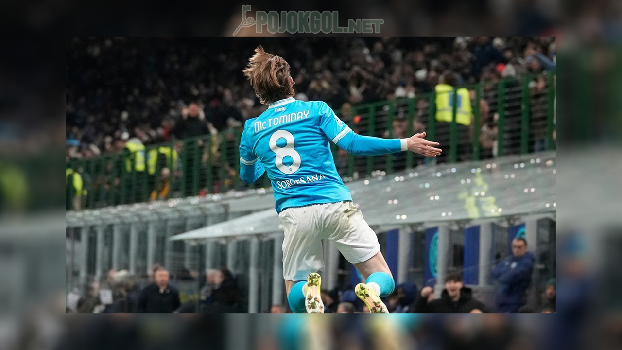 Gaya Scott McTominay merayakan gol pembukanya saat Napoli bertamu ke markas Inter Milan di Giuseppe Meazza pada 12 Januari 2026.