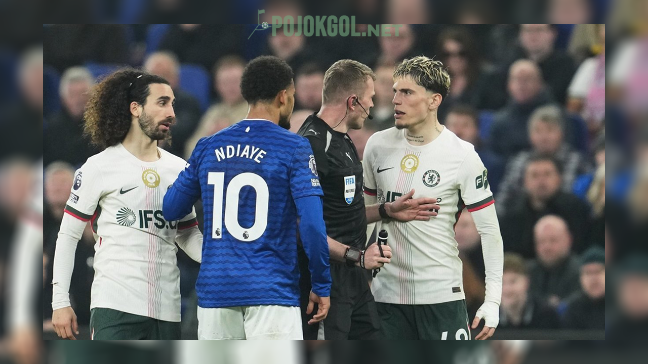 Alejandro Garnacho sempat adu mulut sama wasit waktu Chelsea bertamu ke markas Everton di Liga Inggris musim 2025 & 2026, hari Minggu (22-3-2026).