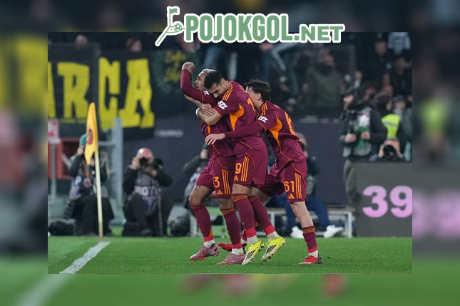 Gaya selebrasi Wesley Franca, bek sayap Roma, saat mencetak gol ke gawang Juventus tanggal 2 Maret 2026.