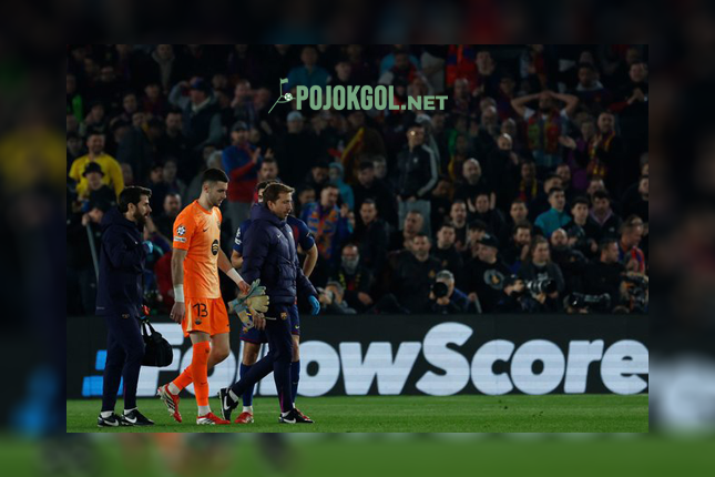Joan Garcia terpaksa ditarik keluar dari lapangan waktu Barcelona duel sama Newcastle hari Kamis (19-03-2026) kemarin.