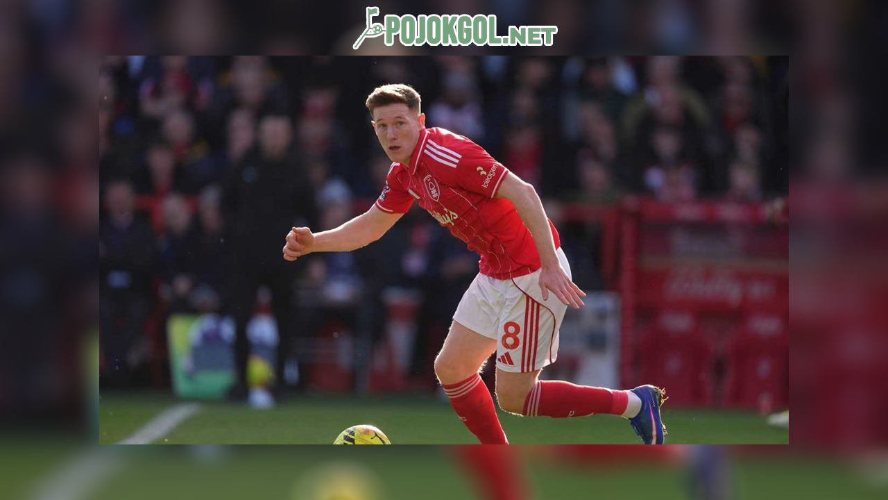 Momen Elliot Anderson dari Nottingham Forest saat beraksi di lapangan lawan Liverpool pada laga Premier League, Minggu (22-2-2026).