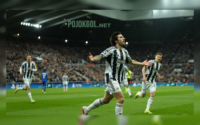Sandro Tonali, gelandang Newcastle, melakukan selebrasi setelah berhasil menjebol gawang Qarabag pada Rabu (25-02-2026).