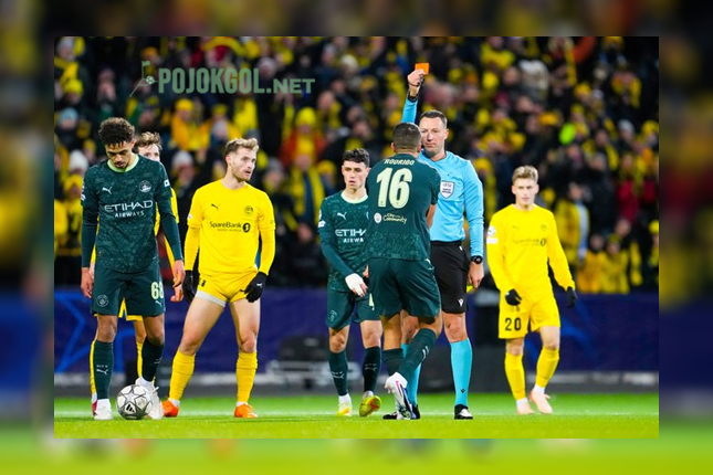 Wasit Sven Jablonski ngasih kartu merah ke Rodri waktu Manchester City tandang ke markas Bodo - Glimt di Liga Champions, 21 Januari 2026.