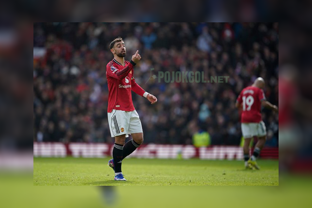 Gaya Bruno Fernandes saat beraksi di pertandingan Manchester United melawan Aston Villa pada Minggu (15 Maret 2026) malam WIB.