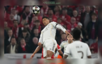 Gaya Jude Bellingham saat tampil membela Real Madrid kontra Bayern Munchen pada leg kedua perempat final Liga Champions, Kamis (16 APRIL 2026).