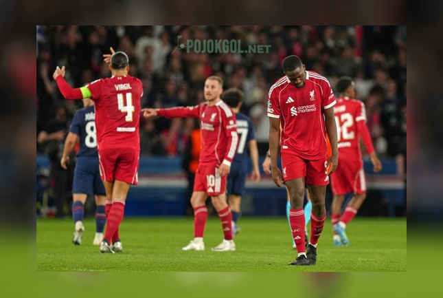 Ibrahima Konate dari Liverpool tampak lesu sambil menundukkan kepala begitu laga leg pertama perempat final Liga Champions kontra PSG usai, Kamis (9 April 2026) dini hari WIB.