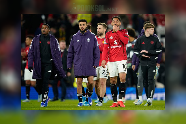 Raut wajah para pemain Manchester United setelah dipaksa menyerah oleh Leeds United pada Selasa, 14 April 2026.