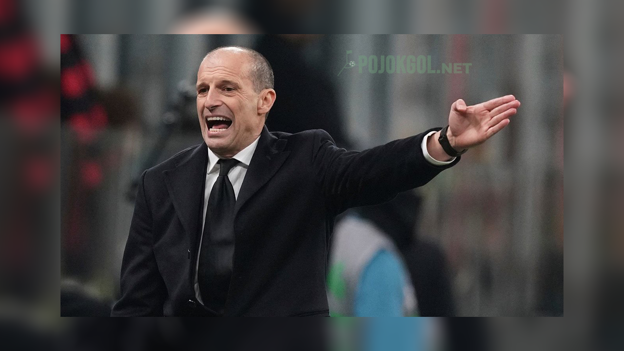 Sosok yang menahkodai AC Milan, Massimiliano Allegri.