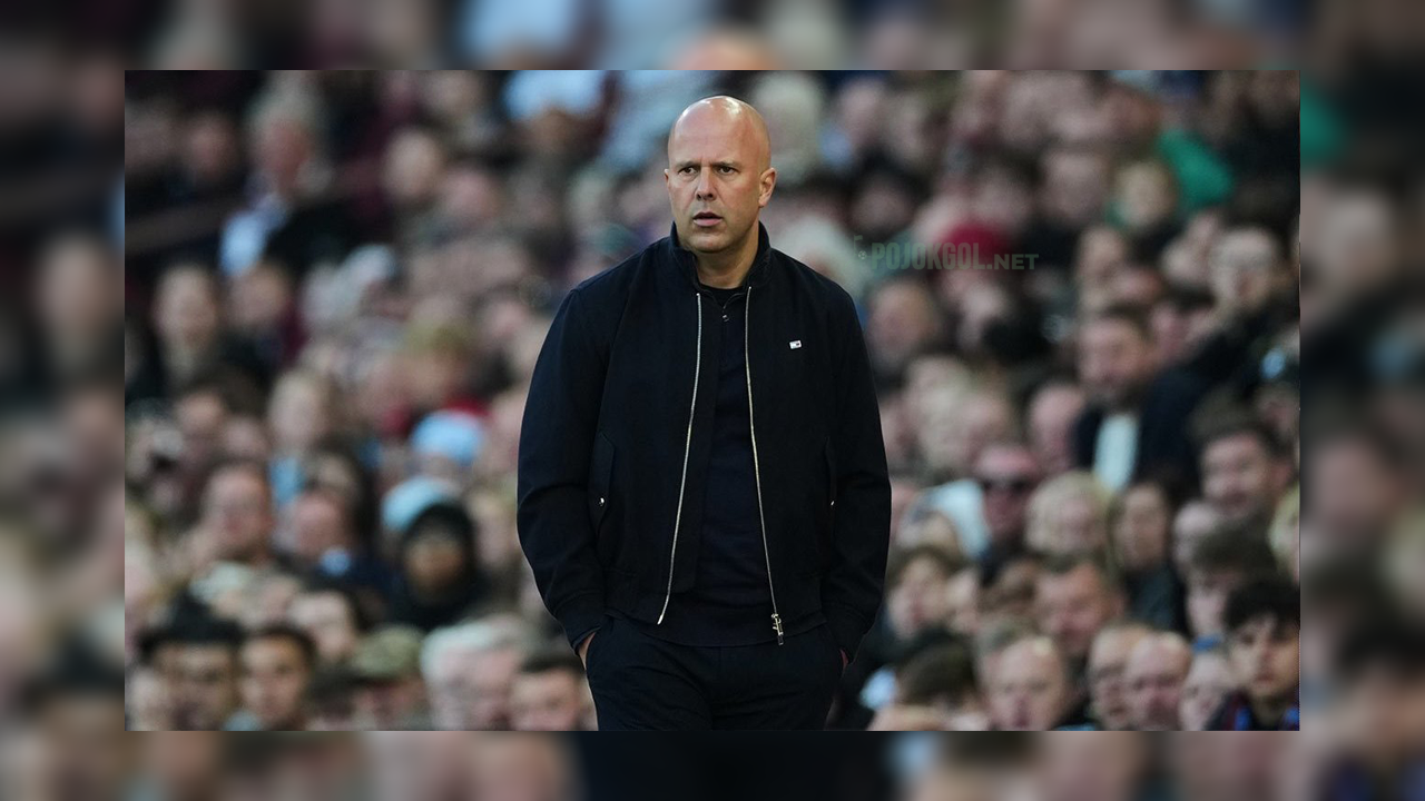 Arne Slot, yang kini pelatih Liverpool.