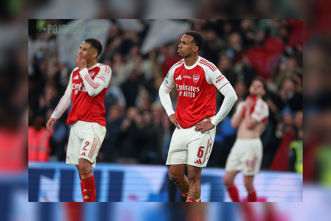 Ekspresi Gabriel Magalhaes dan William Saliba, dua bek andalan Arsenal, setelah duel sengit kontra Manchester City di Final Carabao Cup, 22 Maret 2026.