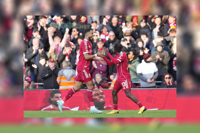 Jeremie Frimpong (sebelah kanan) lagi selebrasi bareng Cody Gakpo usai cetak gol buat Liverpool di laga lawan West Ham, Sabtu 28 Februari 2026.