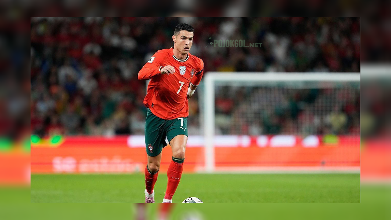 Kapten timnas Portugal, Cristiano Ronaldo, pas lagi main lawan Hungaria di babak Kualifikasi Piala Dunia 2026 Grup F, tanggal 15 Oktober 2025 kemarin.